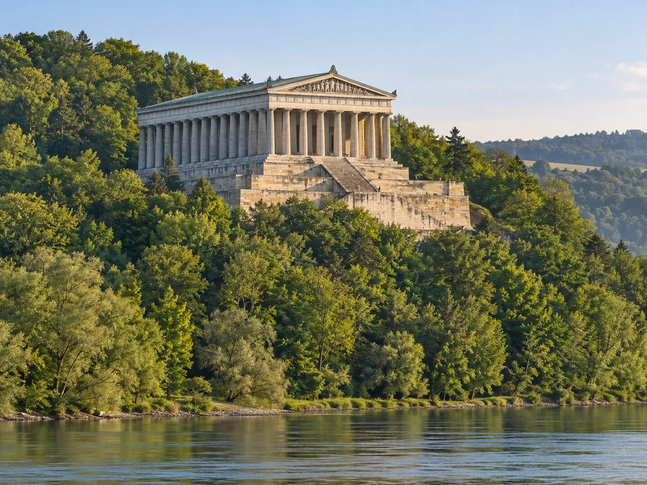 Illustration of Walhalla above the Danube near Donaustauf