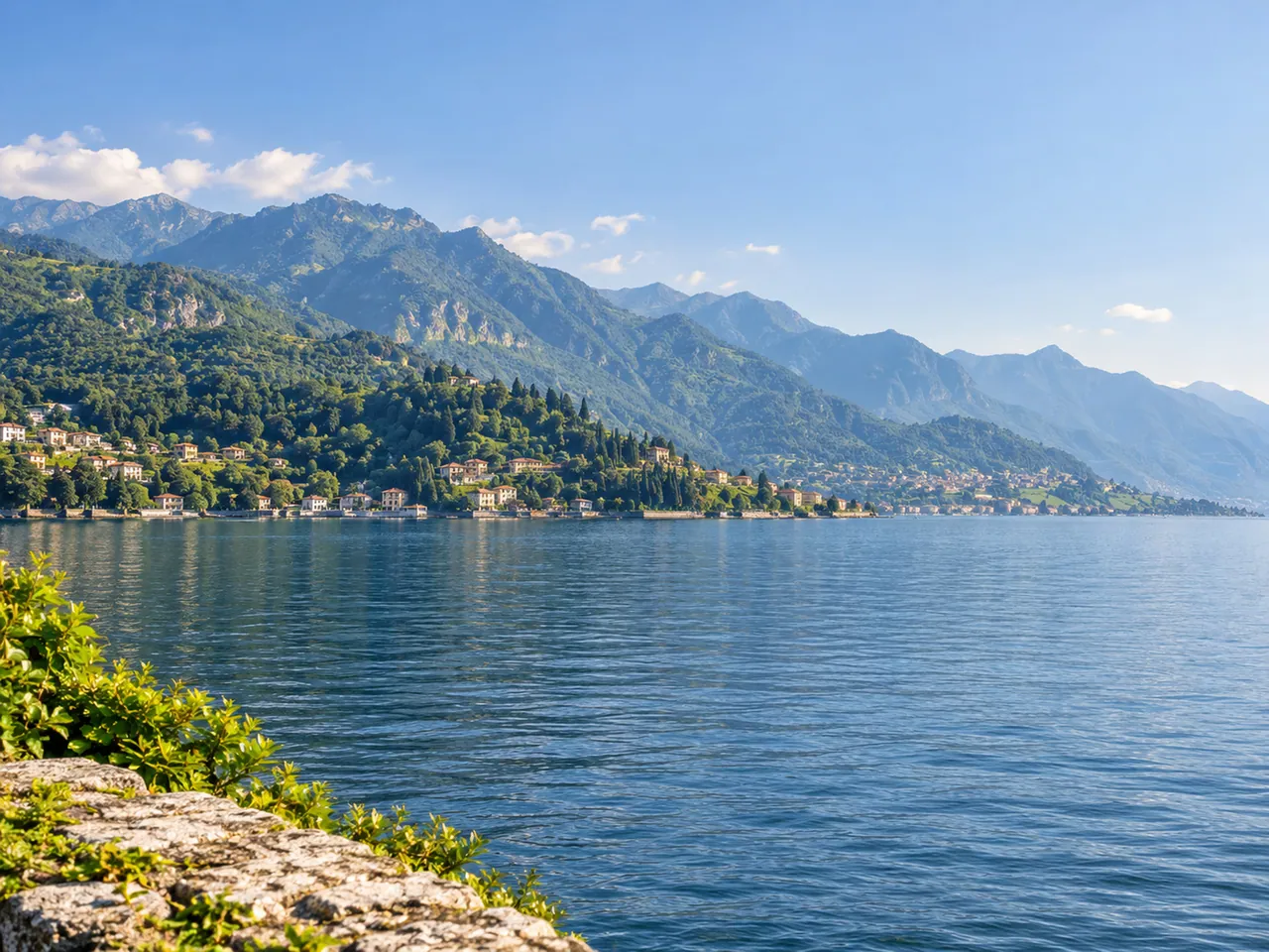 Illustration of Lake Como from the Bellagio shore